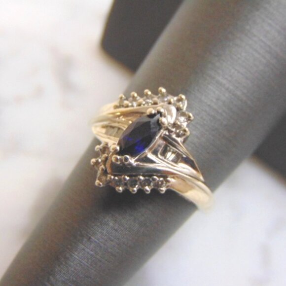 Womens Vintage Estate 10K White Gold Sapphire & Diamond...